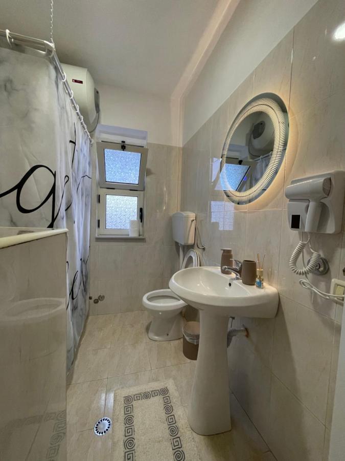 Leo'S Apartment Shkodër エクステリア 写真